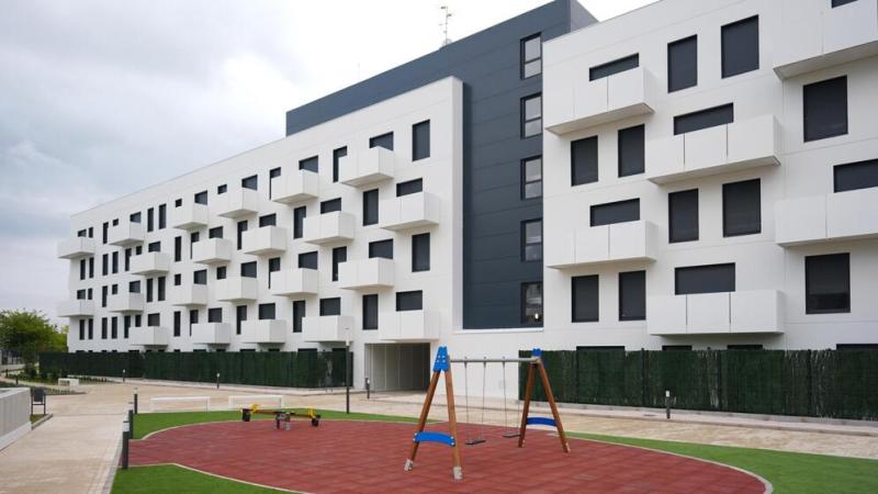La Comunidad de Madrid invertirá más de 19 millones en la conservación y rehabilitación de su parque de vivienda social La Comunidad de Madrid invertirá más de 19 millones en la conservación y rehabilitación de su parque de vivienda social