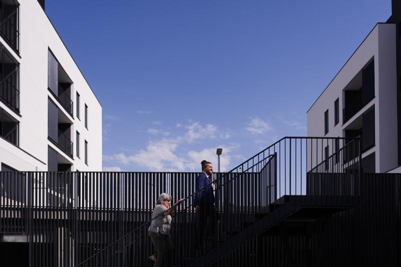 La Comunidad de Madrid entrega 441 nuevas viviendas del Plan Vive en Valdebebas para alquiler asequible La Comunidad de Madrid entrega 441 nuevas viviendas del Plan Vive en Valdebebas para alquiler asequible